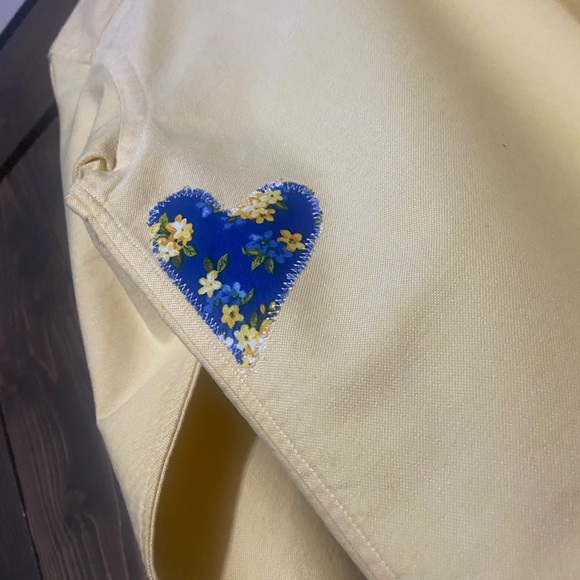 Polo by Ralph Lauren Pale Yellow Button-Down with Blue Floral Trim - Picture 4 of 6